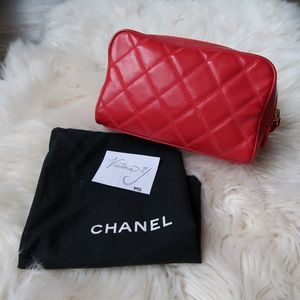 ❌SOLD❌ Vintage Quilted Red Cosmetic Pouch